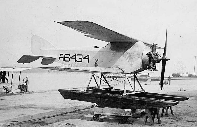 U.1 hidroavión de reconocimiento