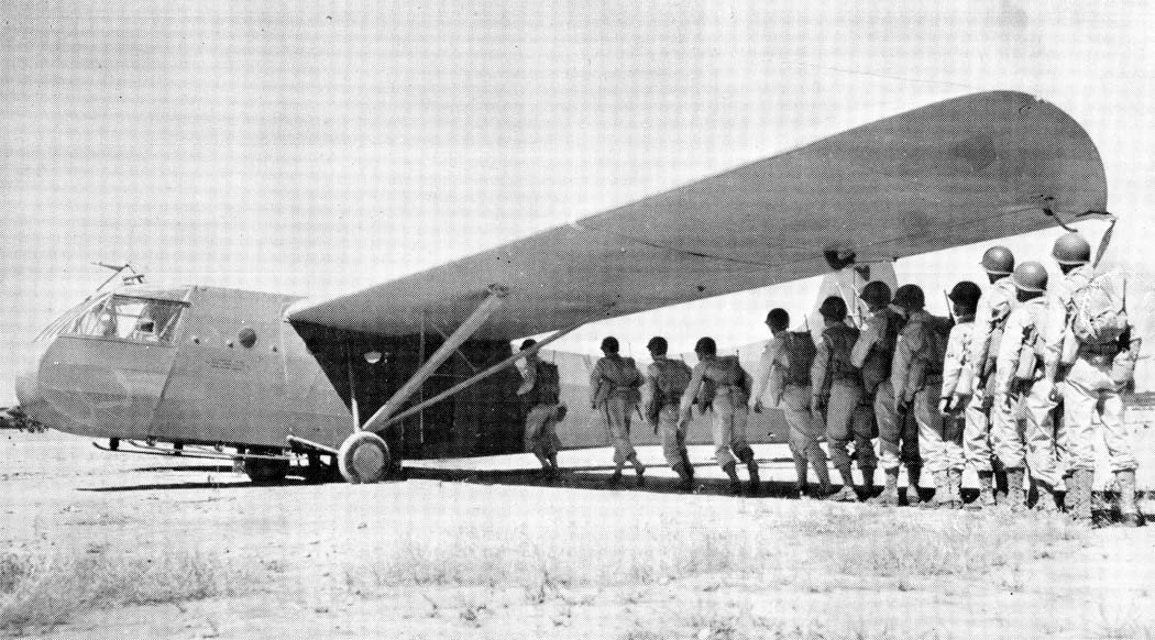 CG-4 Hadrian planeador de transporte militar