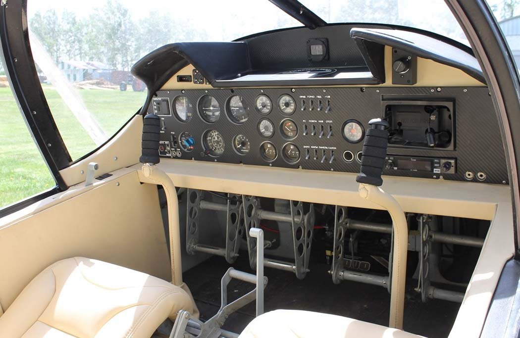 Che-24 avión anfibio ligero